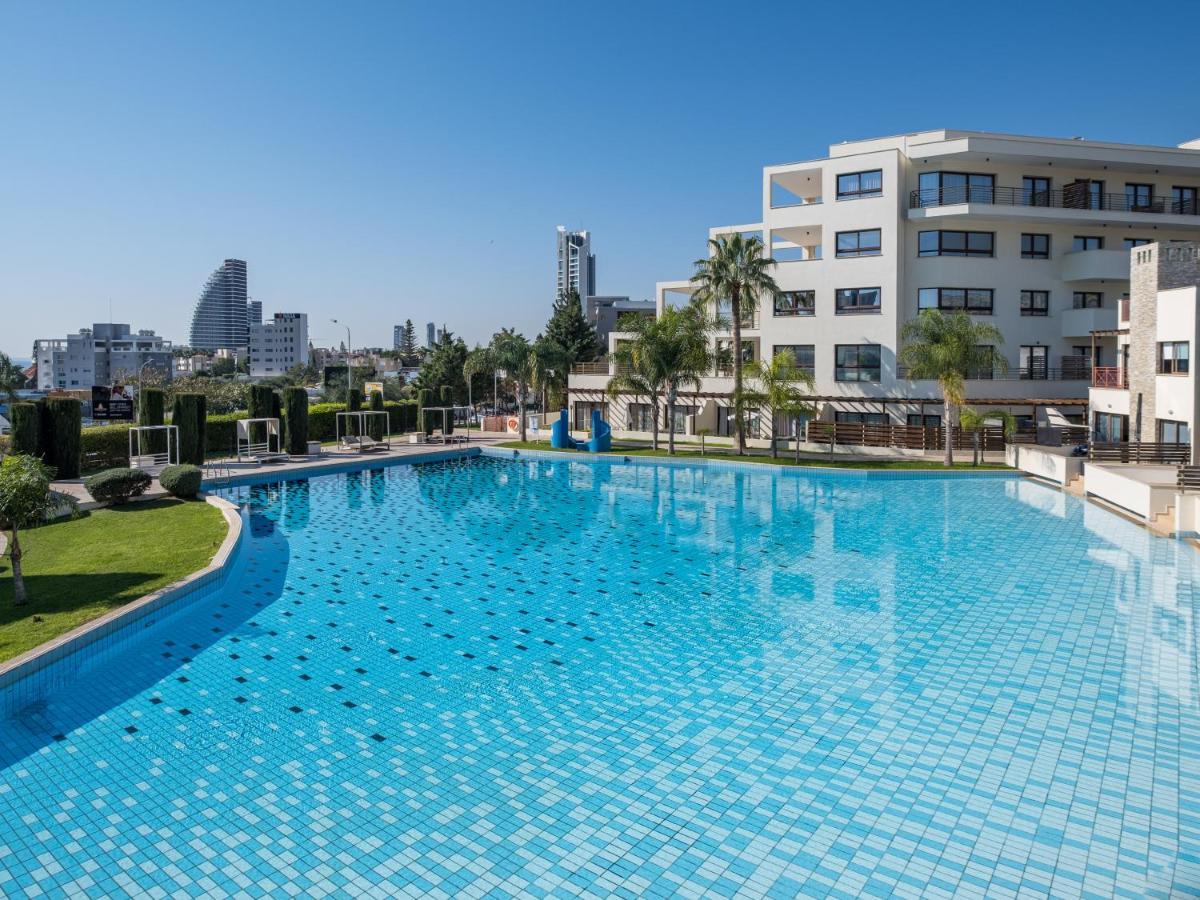 Sanders Aqua Park Resort - Precious 3-Bedroom Holiday Home With Shared Pool Лімасол Екстер'єр фото
