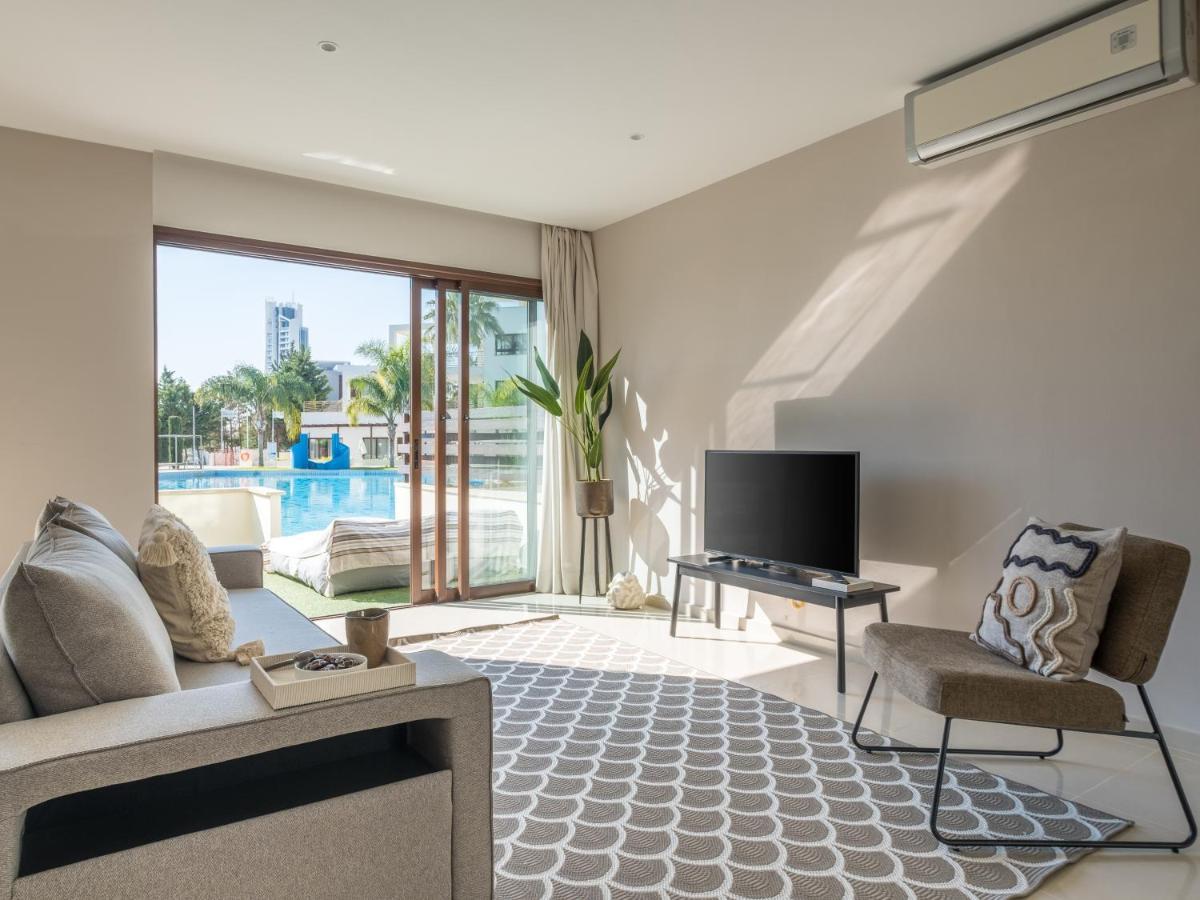 Sanders Aqua Park Resort - Precious 3-Bedroom Holiday Home With Shared Pool Лімасол Екстер'єр фото